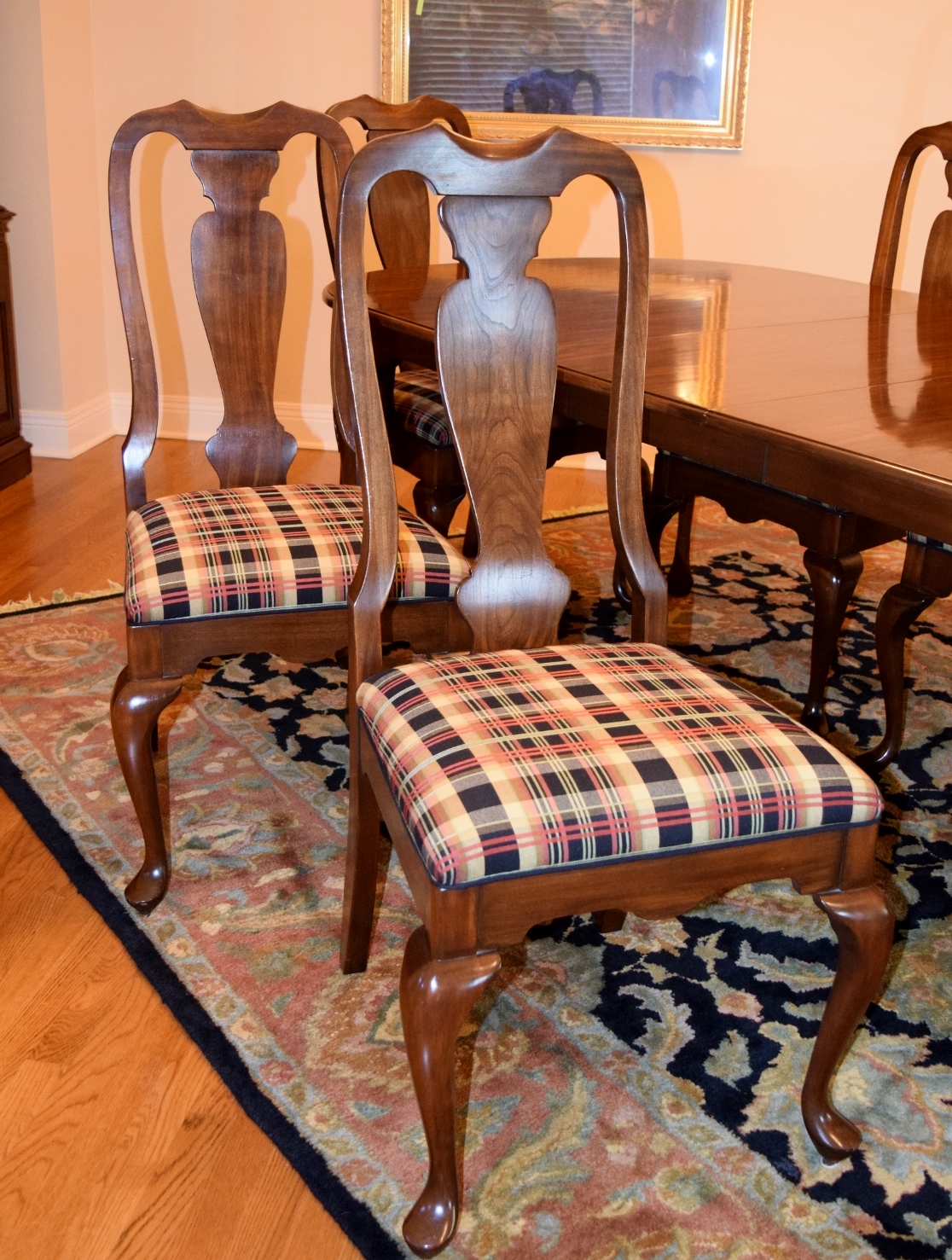 Harden Furniture Co. Queen Anne Style Dining Room Table with Six Chairs